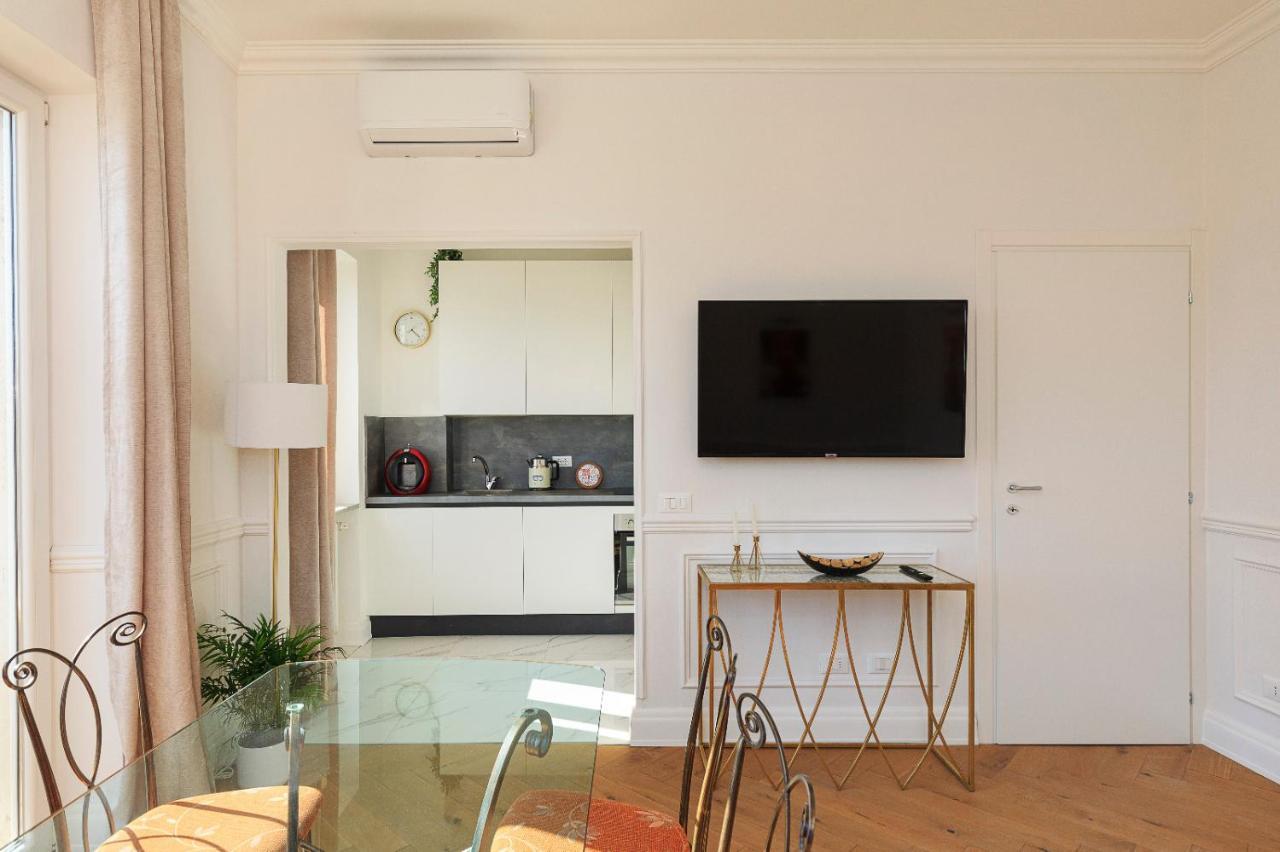 Apartamento Iris Apartman Lesa Kültér fotó