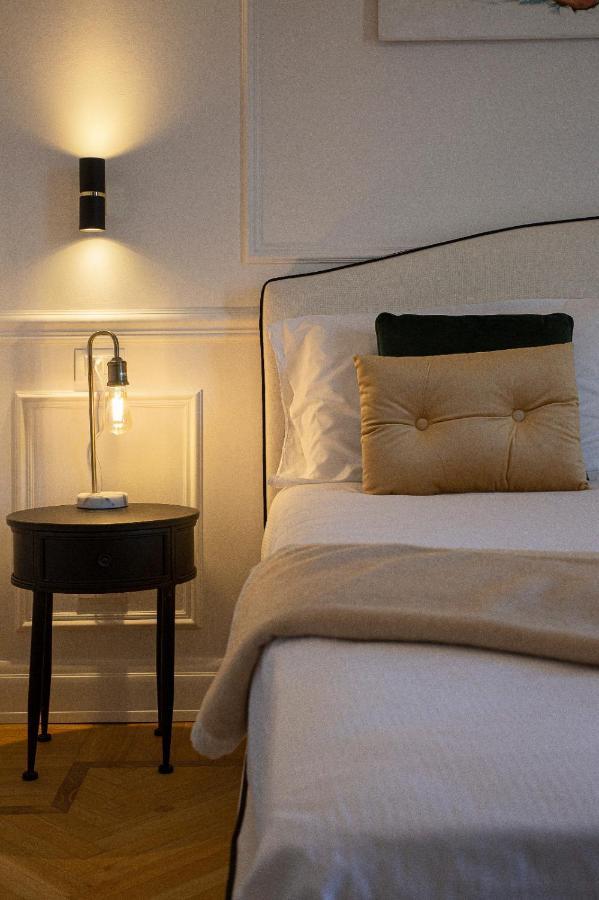 Apartamento Iris Apartman Lesa Kültér fotó