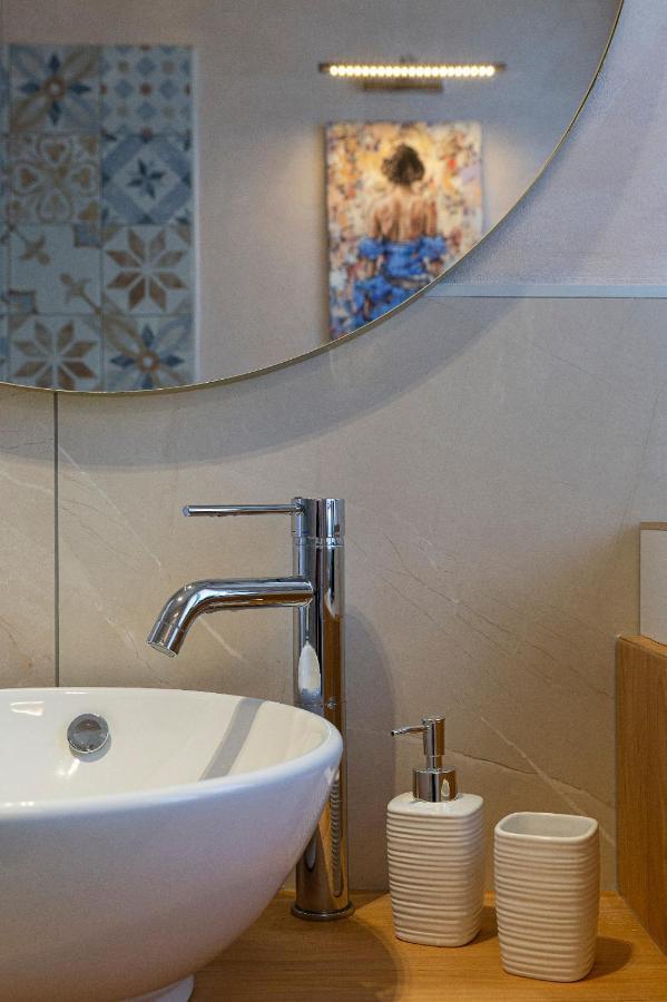 Apartamento Iris Apartman Lesa Kültér fotó