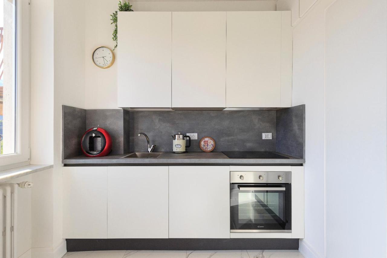 Apartamento Iris Apartman Lesa Kültér fotó
