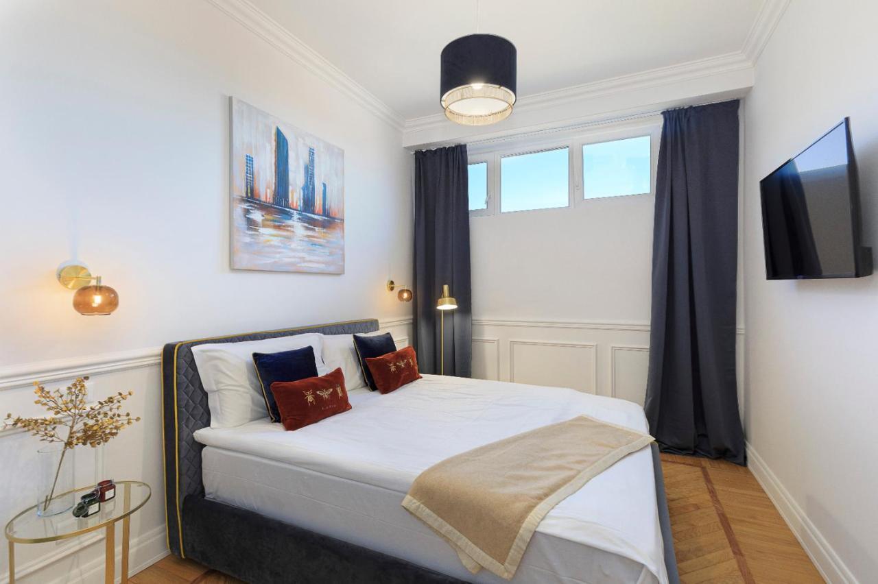Apartamento Iris Apartman Lesa Kültér fotó