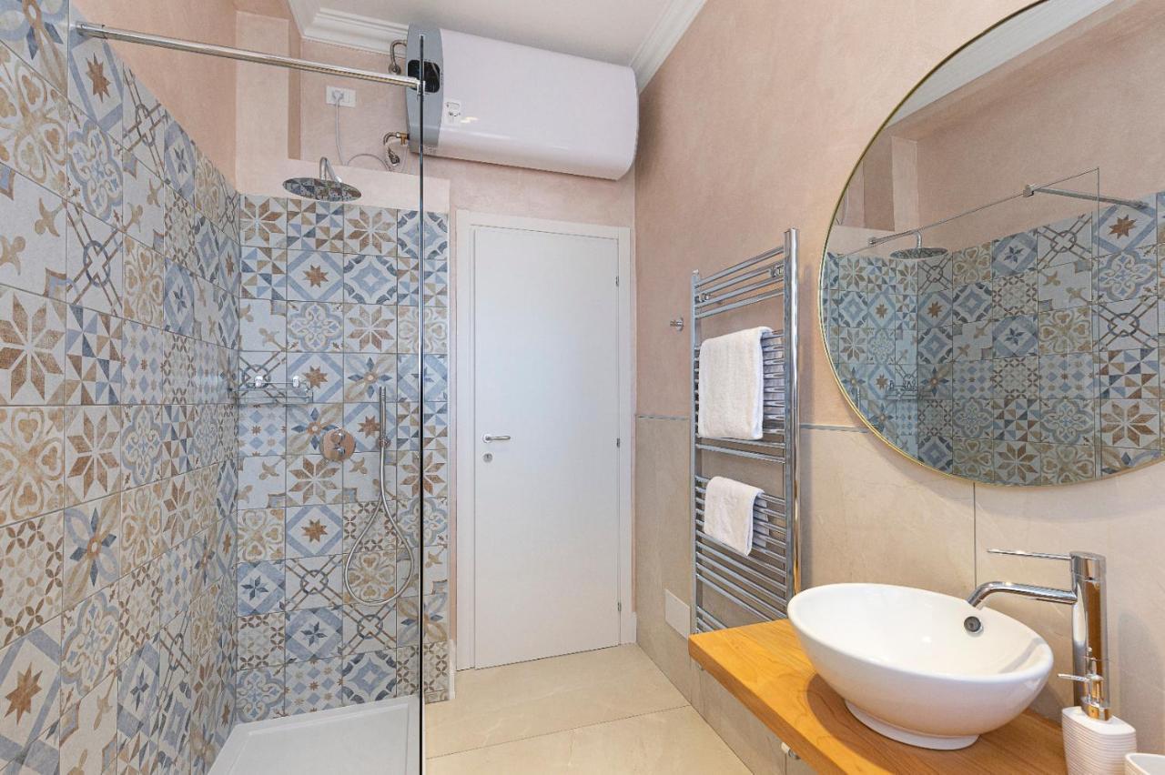 Apartamento Iris Apartman Lesa Kültér fotó